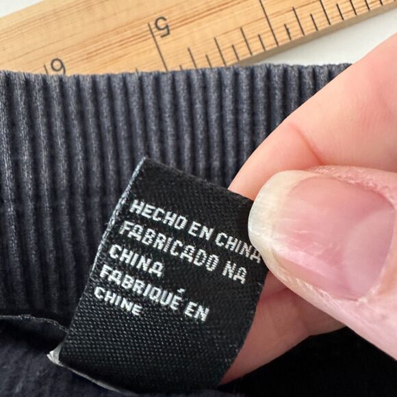 Forever 21 Faded Black Ribbed Square Neck Spaghetti Strap Crop Tank Top S / M - Picture 6 of 9